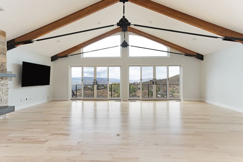 Vaulted great room with mountain views